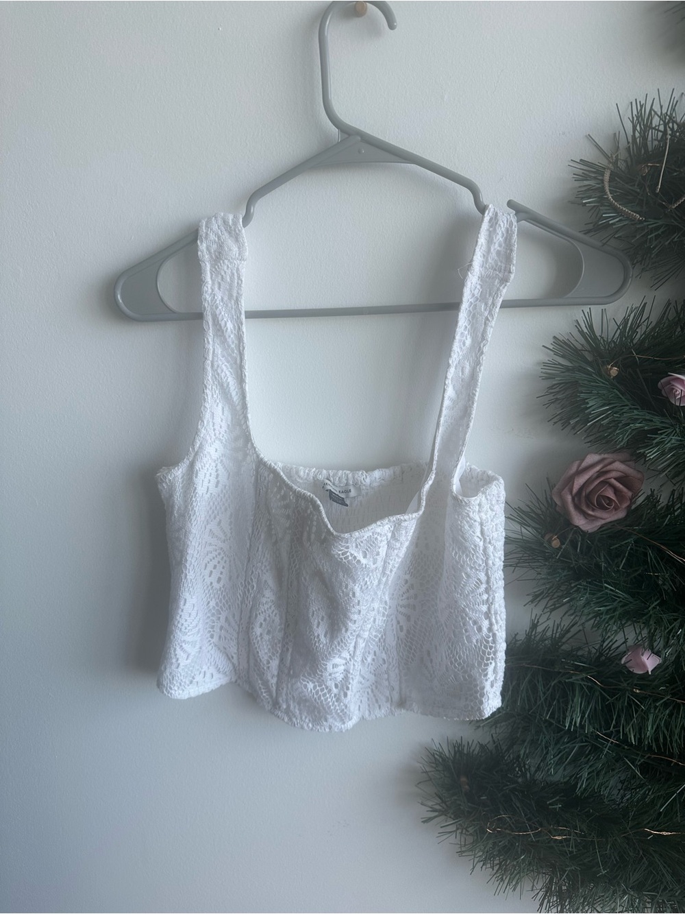 American Eagle Outfitters White Lace Cropped Tank